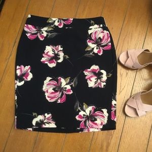 NWT Ann Taylor Floral Pencil Skirt